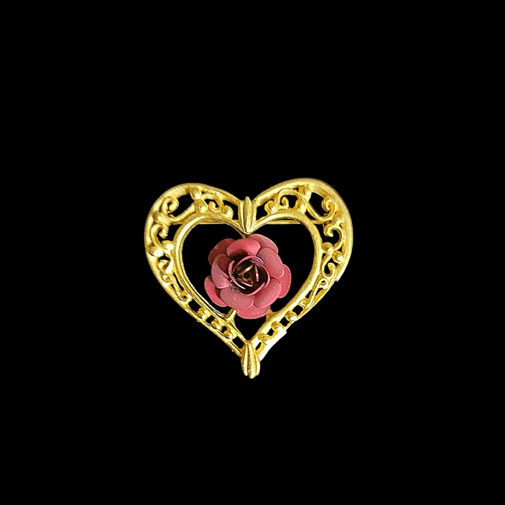 Vintage Rose Heart with Goldtone Frame.